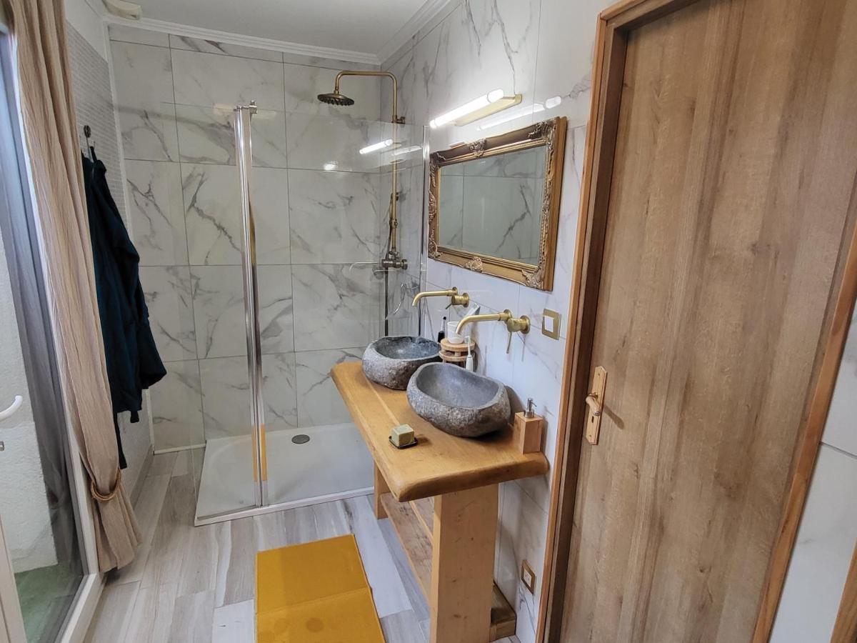 Choisy Le Jacuzzi Bed & Breakfast Ngoại thất bức ảnh